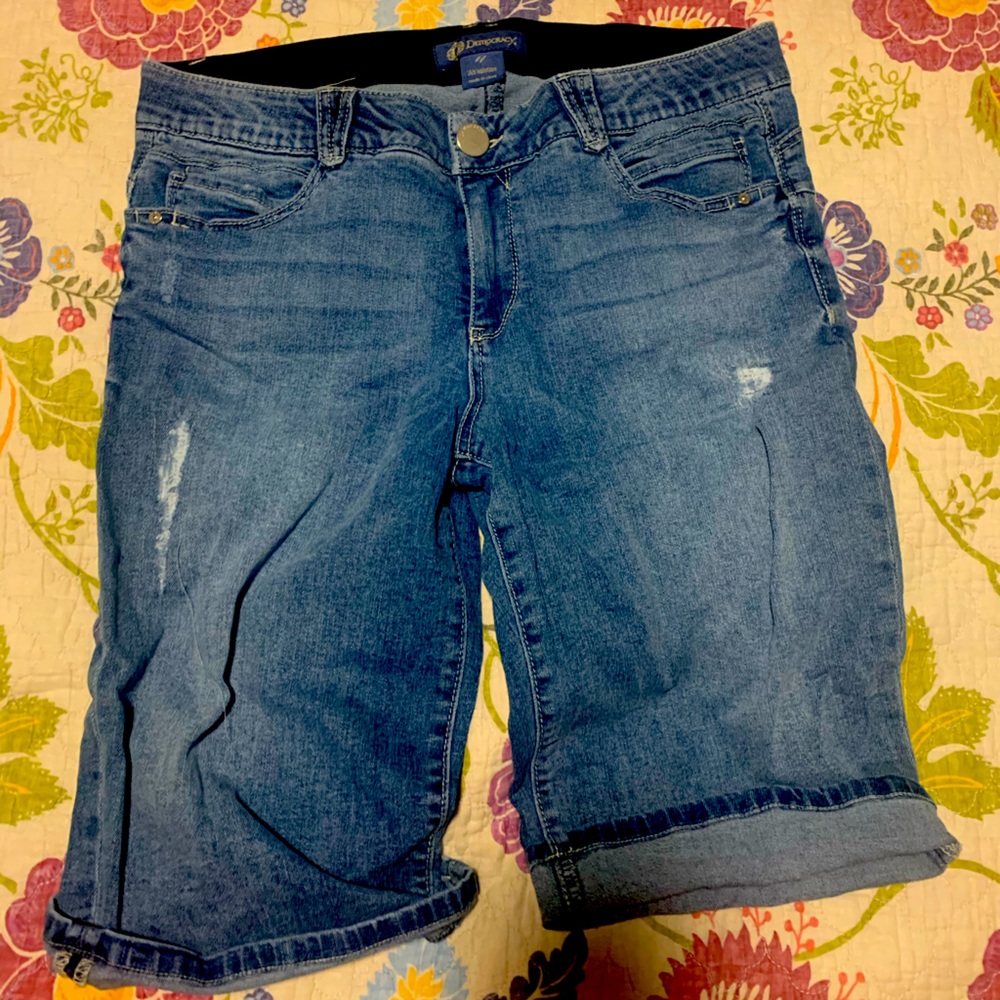 Democracy Bermuda short